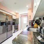 4 Mi To Beach Colorful Fort Lauderdale Home!