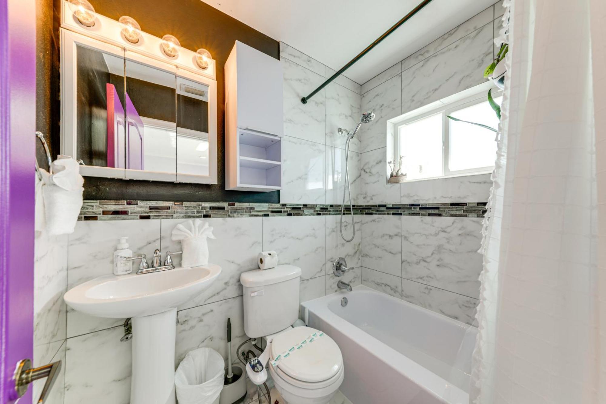 4 Mi To Colorful Lauderdale Home! * Fort Lauderdale