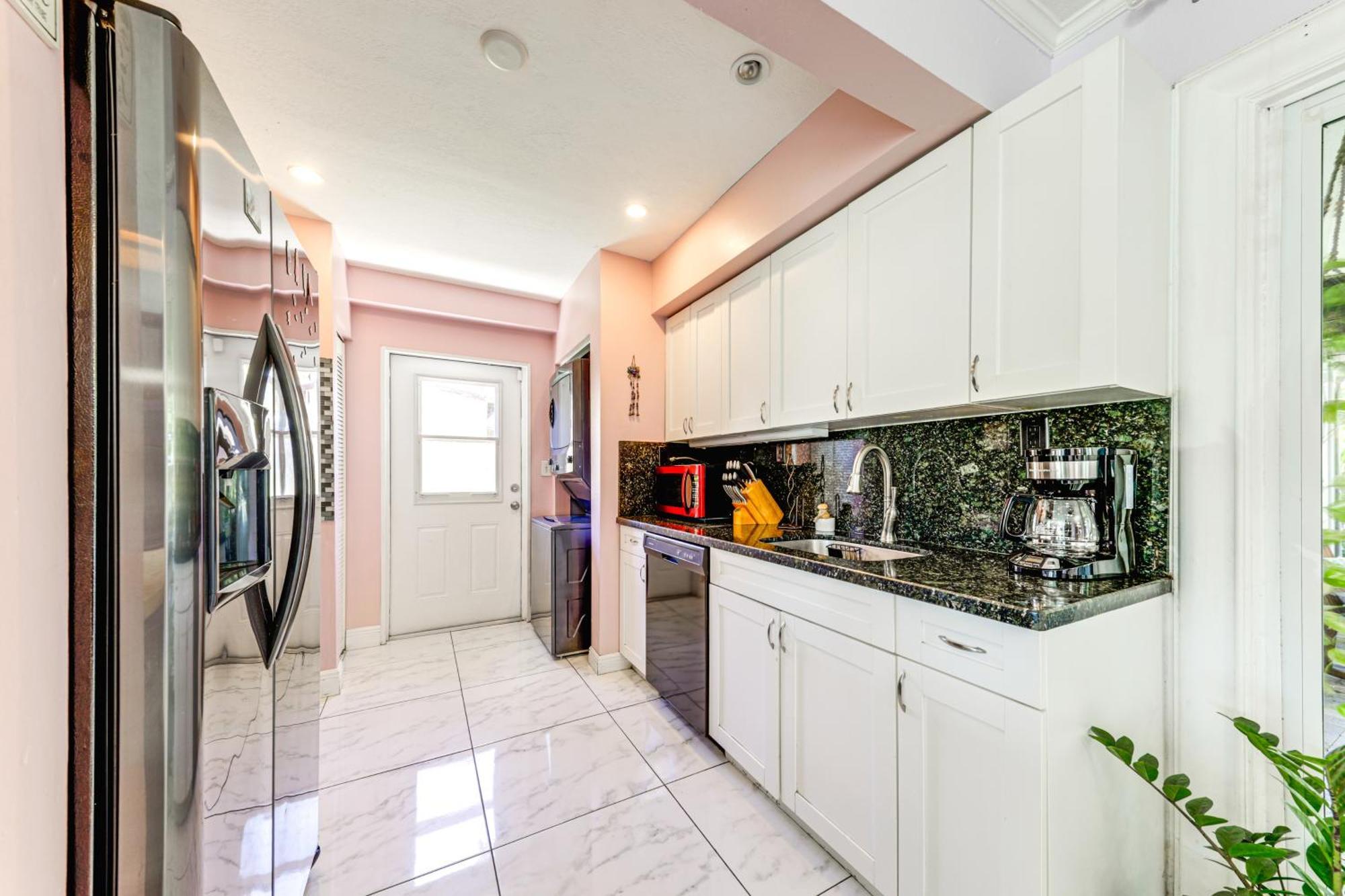 Holiday home 4 Mi To Colorful Lauderdale Home! *