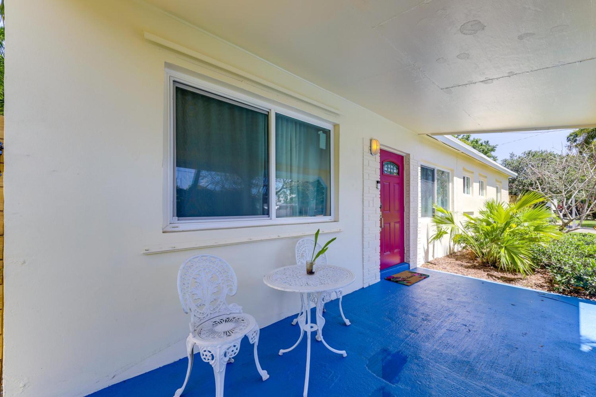 Holiday home 4 Mi To Colorful Lauderdale Home!