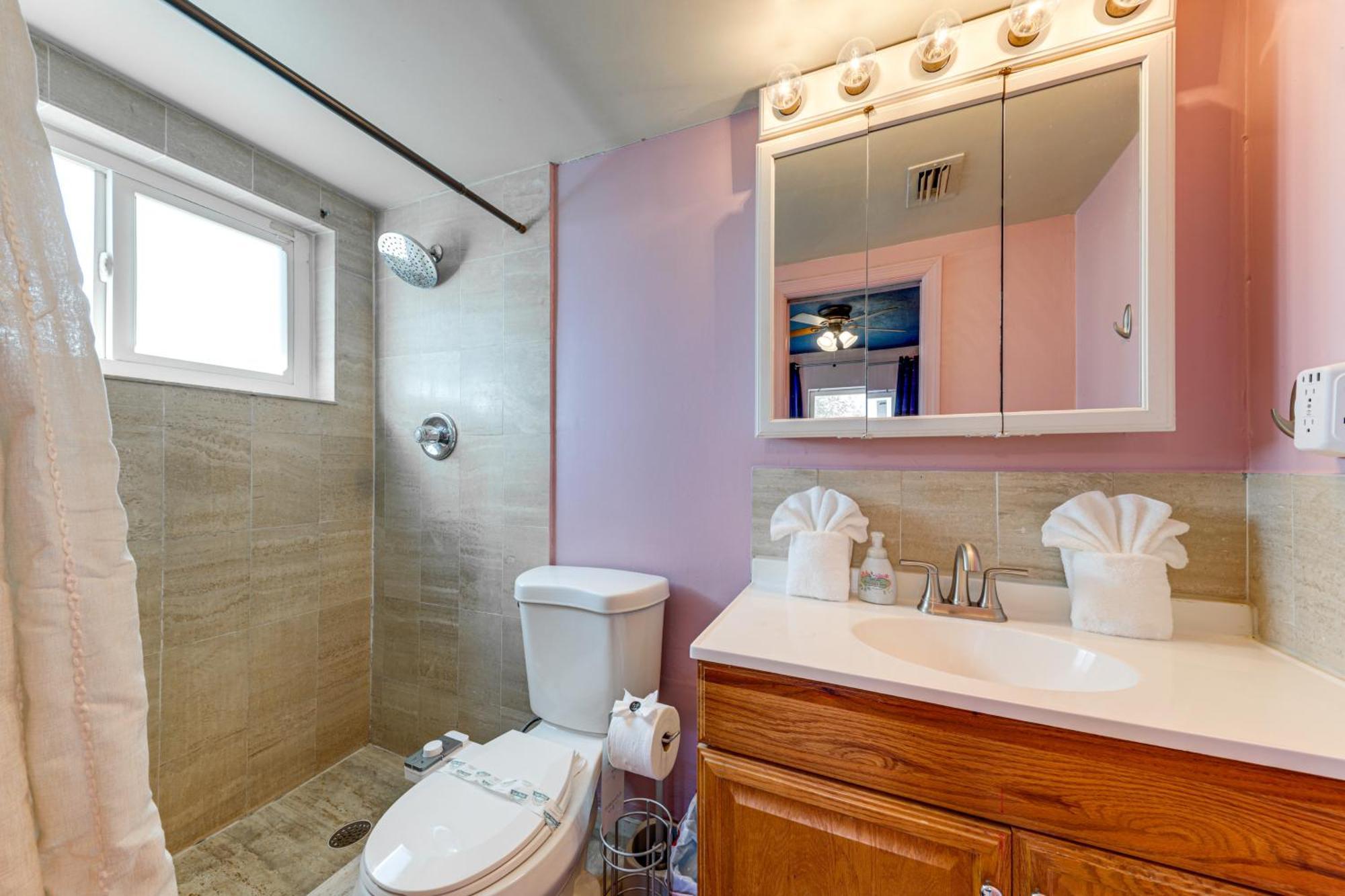 4 Mi To Colorful Lauderdale Home! Fort Lauderdale