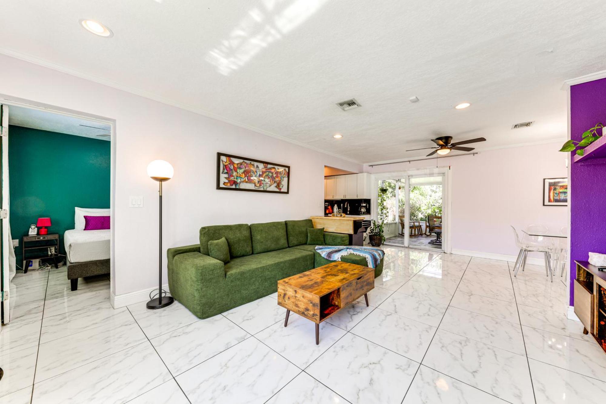 Holiday home 4 Mi To Colorful Lauderdale Home! *